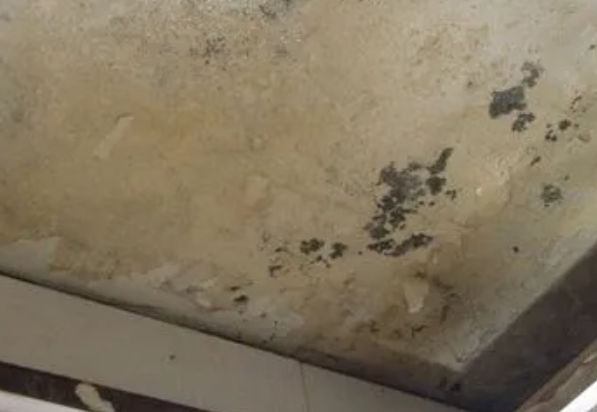 白银阳台漏水维修公司分享下白银卫生间渗水维修需要注意哪些问题。